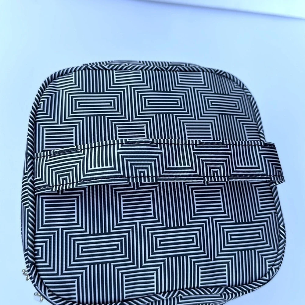 Jujube breastmilk mini cooler bag on the go geo pattern black and white